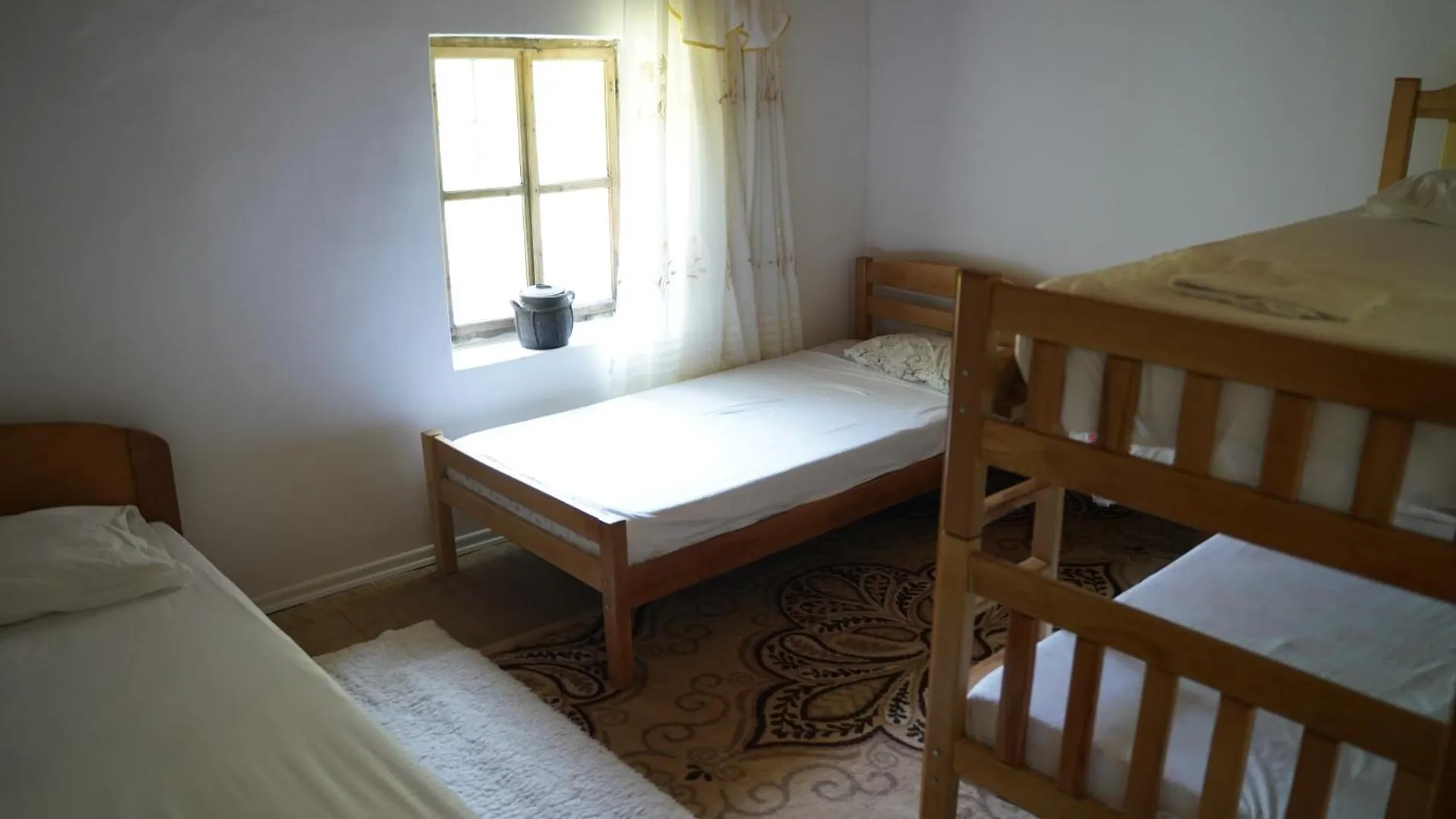 Motina River Guesthouse Τροπόγια