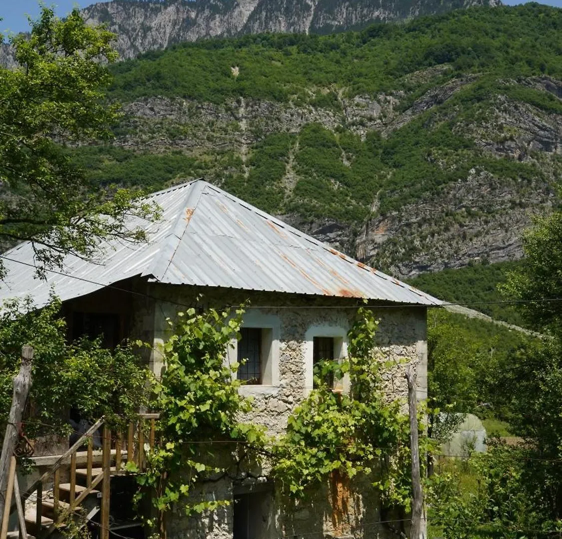 Motina River Guesthouse Τροπόγια